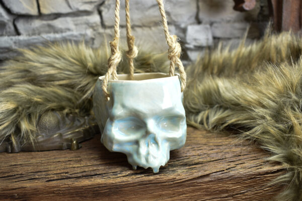 Small hanging skull plantpot light blue