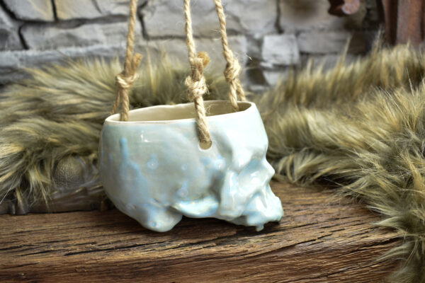 Small hanging skull plantpot light blue - Image 4