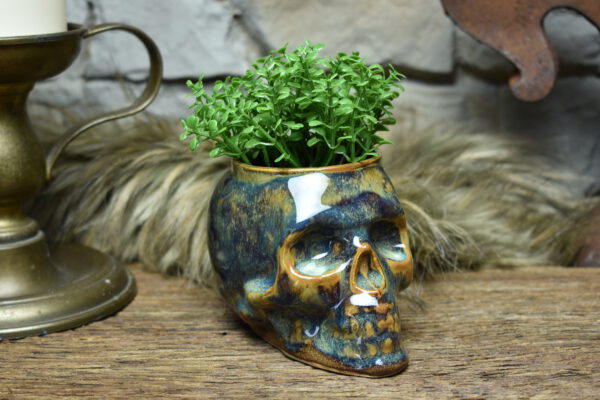 Small skull plantpot brown blue effect glaze
