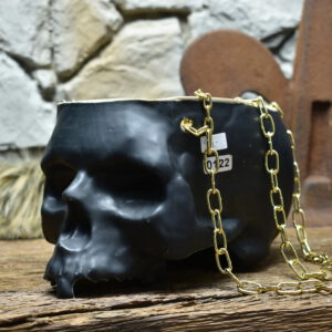 Large hanging skull plantpot black matt