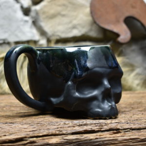 Skull mug black matt and effect glaze 2