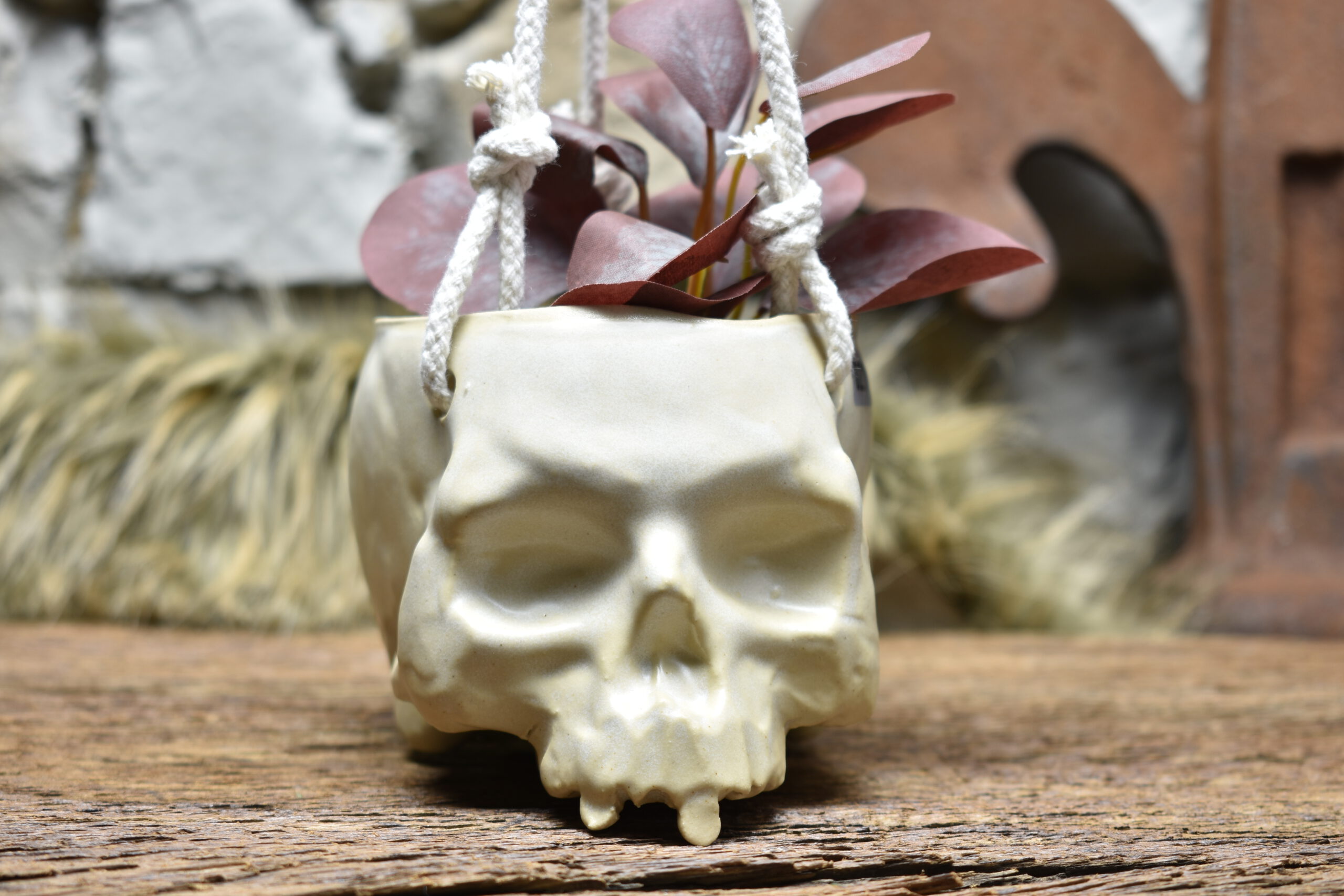 Small hanging skull plantpot white matt - Image 4