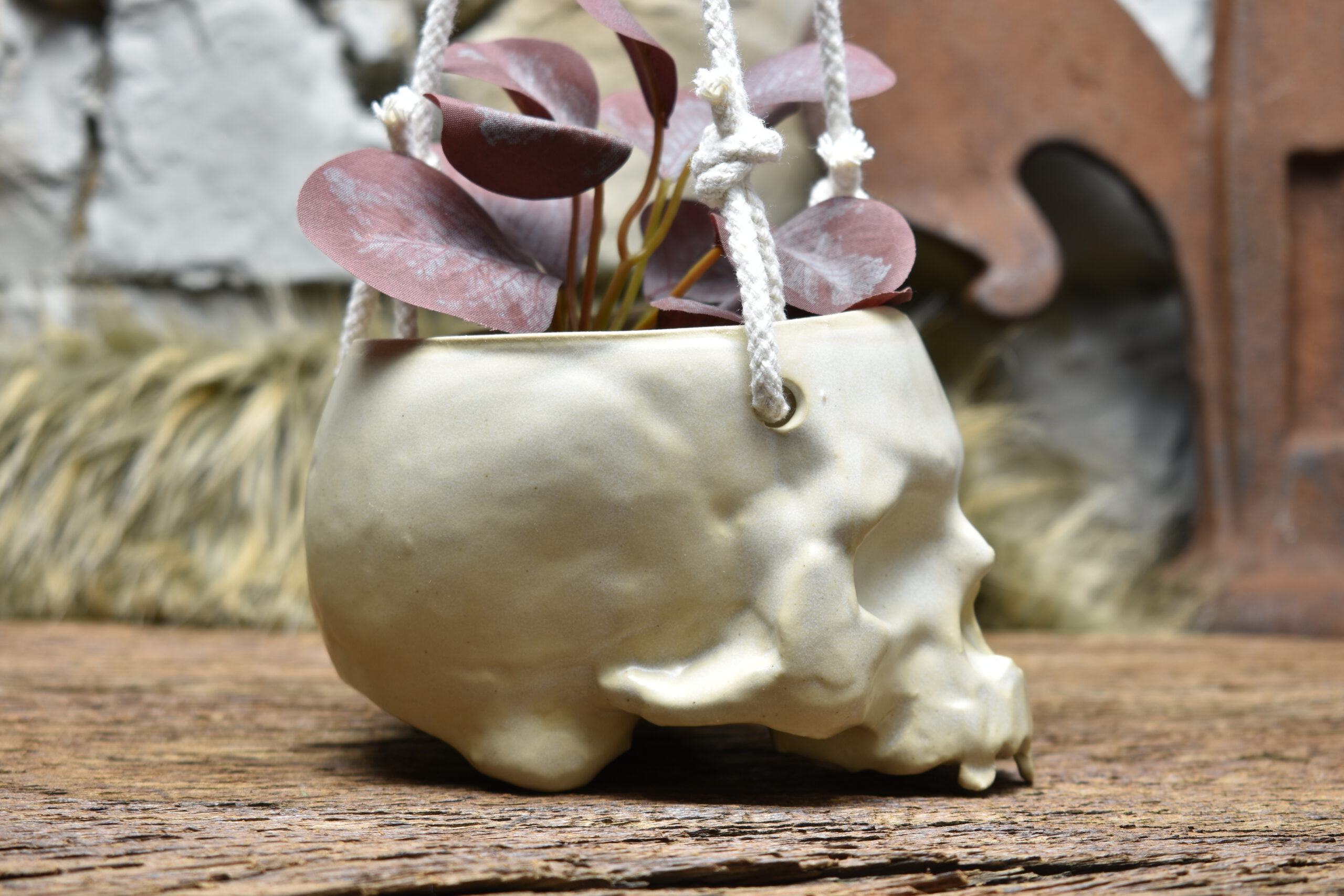 Small hanging skull plantpot white matt - Image 3